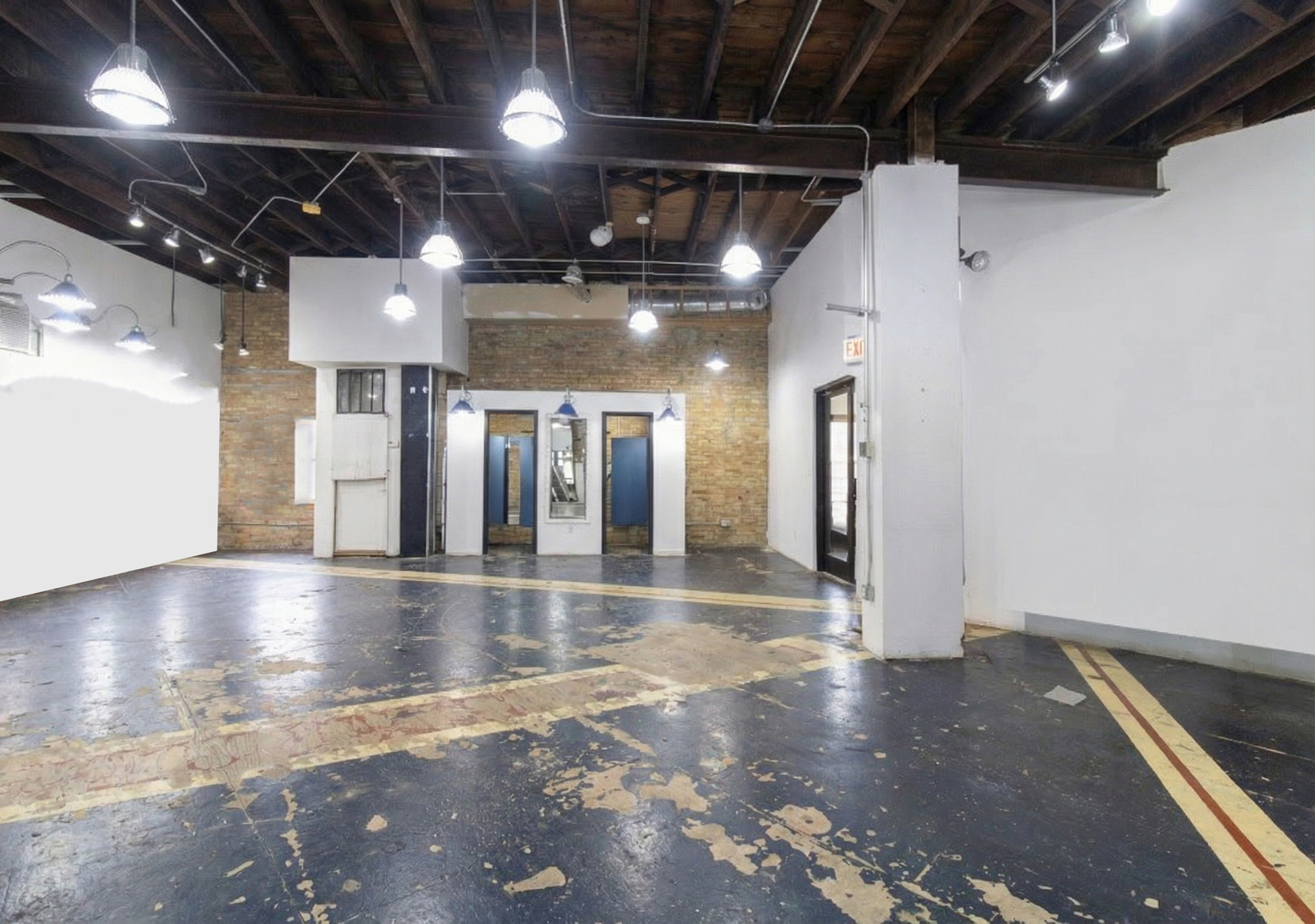 2950 W Fullerton Avenue Property Photo 3