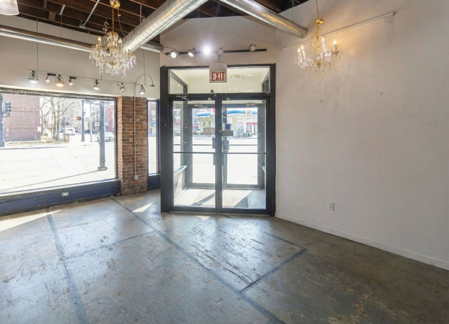 2950 W Fullerton Avenue Property Photo 8