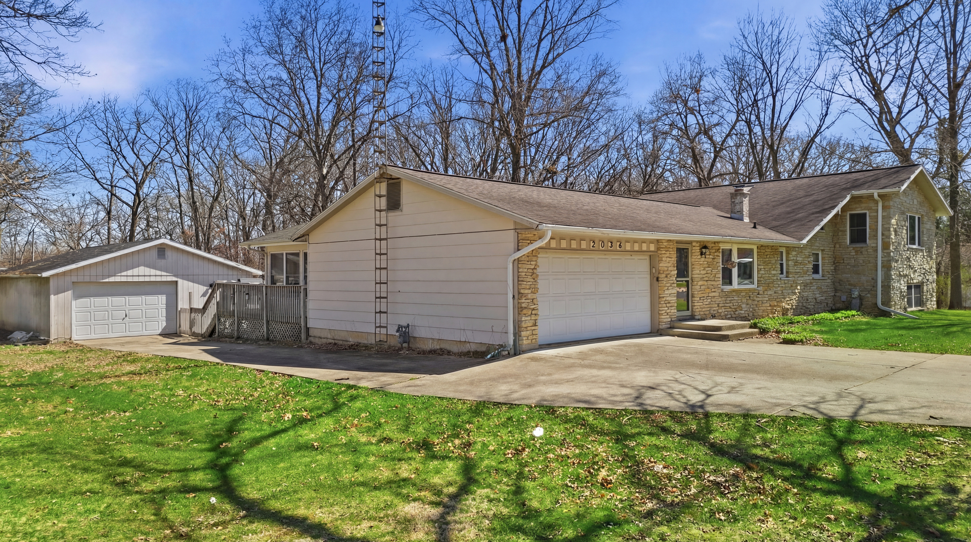 2086 Grand Detour Road Property Photo 3