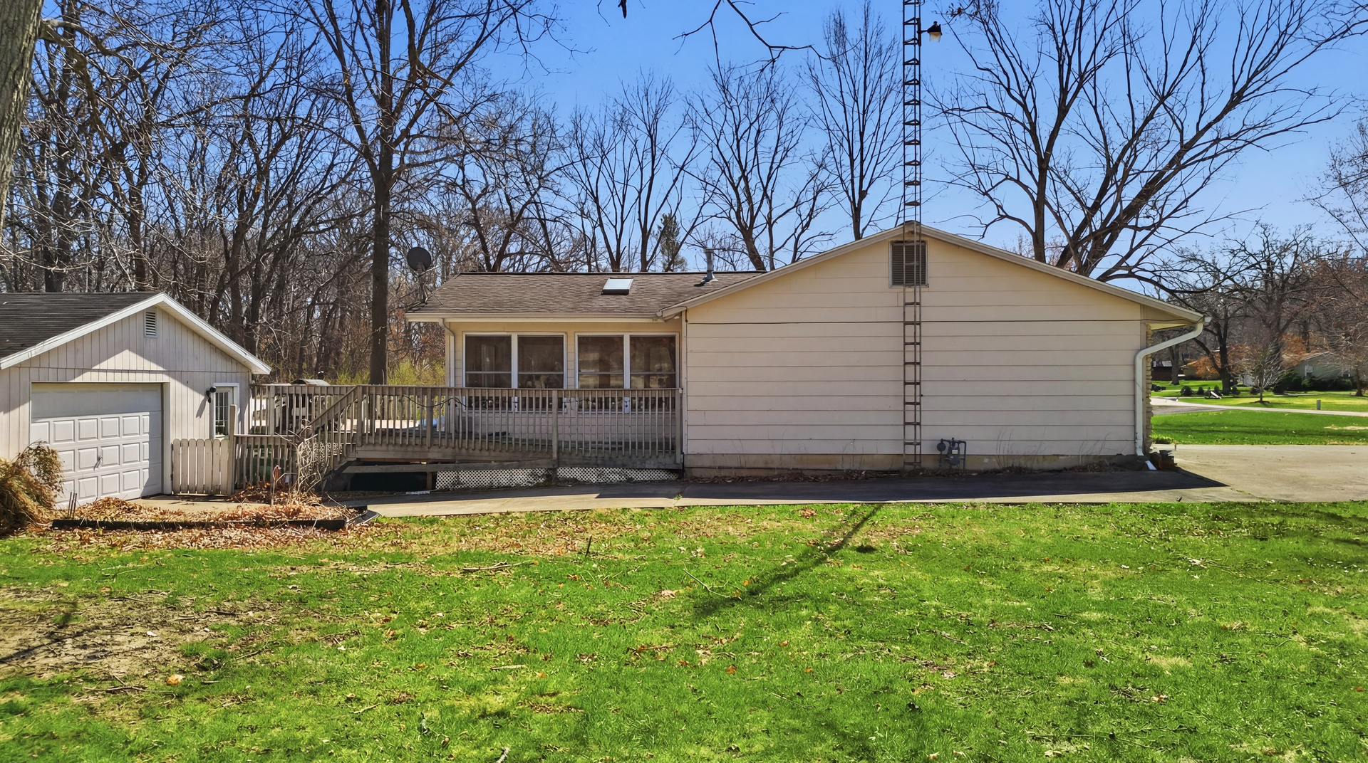 2086 Grand Detour Road Property Photo 31