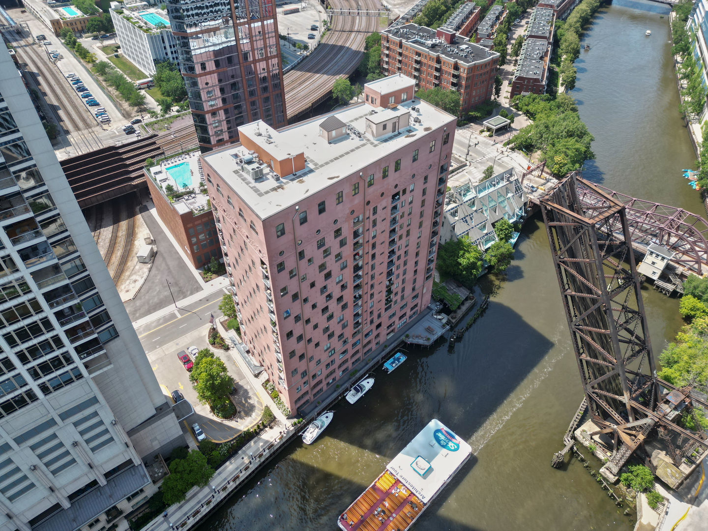 355 N Canal Street C101 Property Photo 1