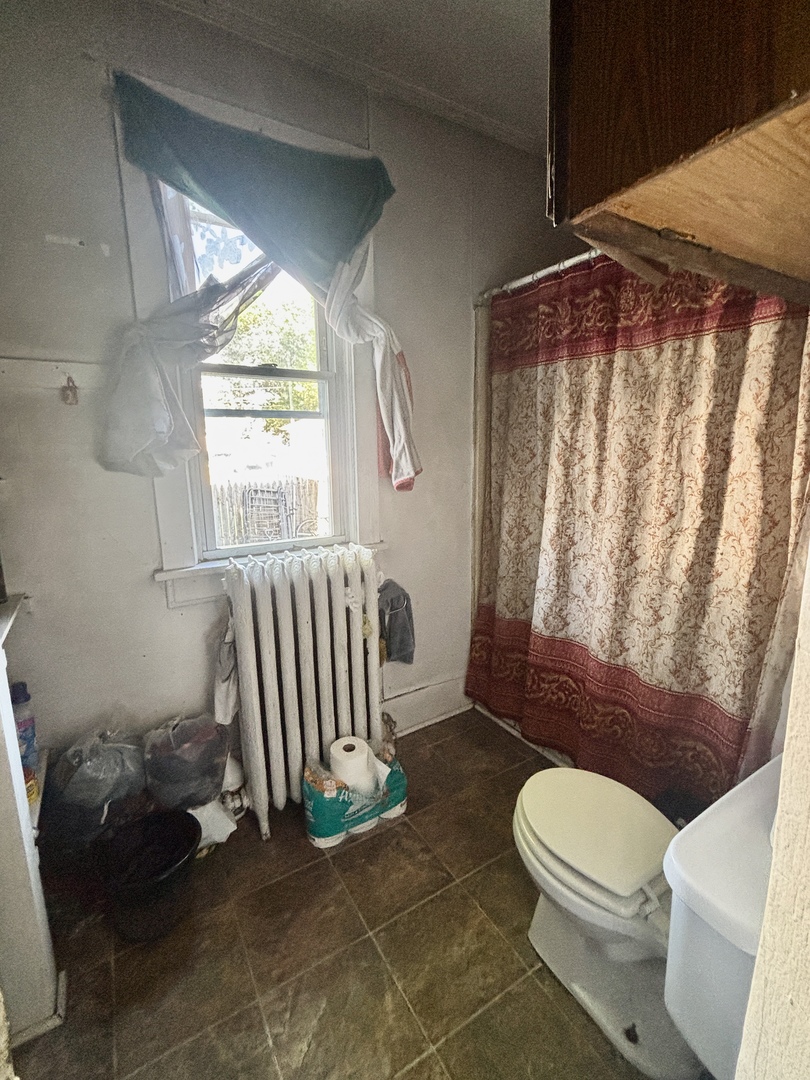 1016 S Main Street Property Photo 11