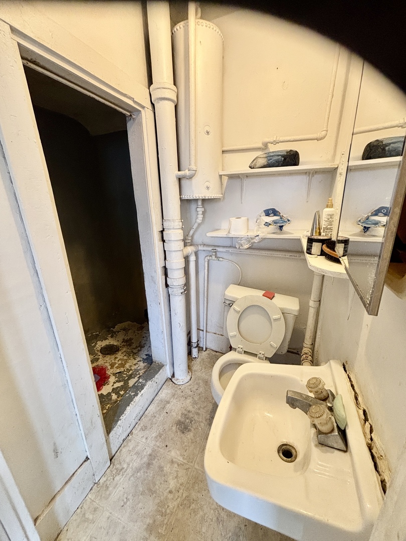 1016 S Main Street Property Photo 15