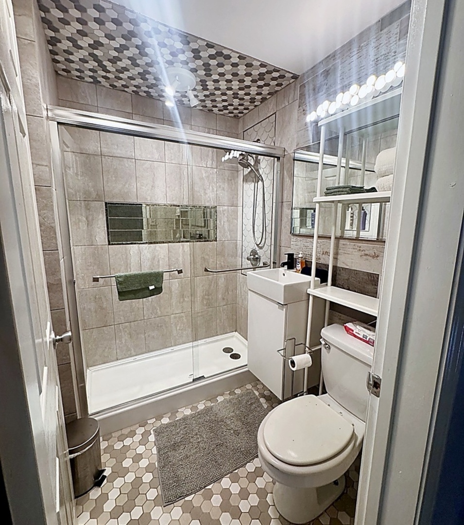 209 S Commonwealth Avenue Property Photo 8