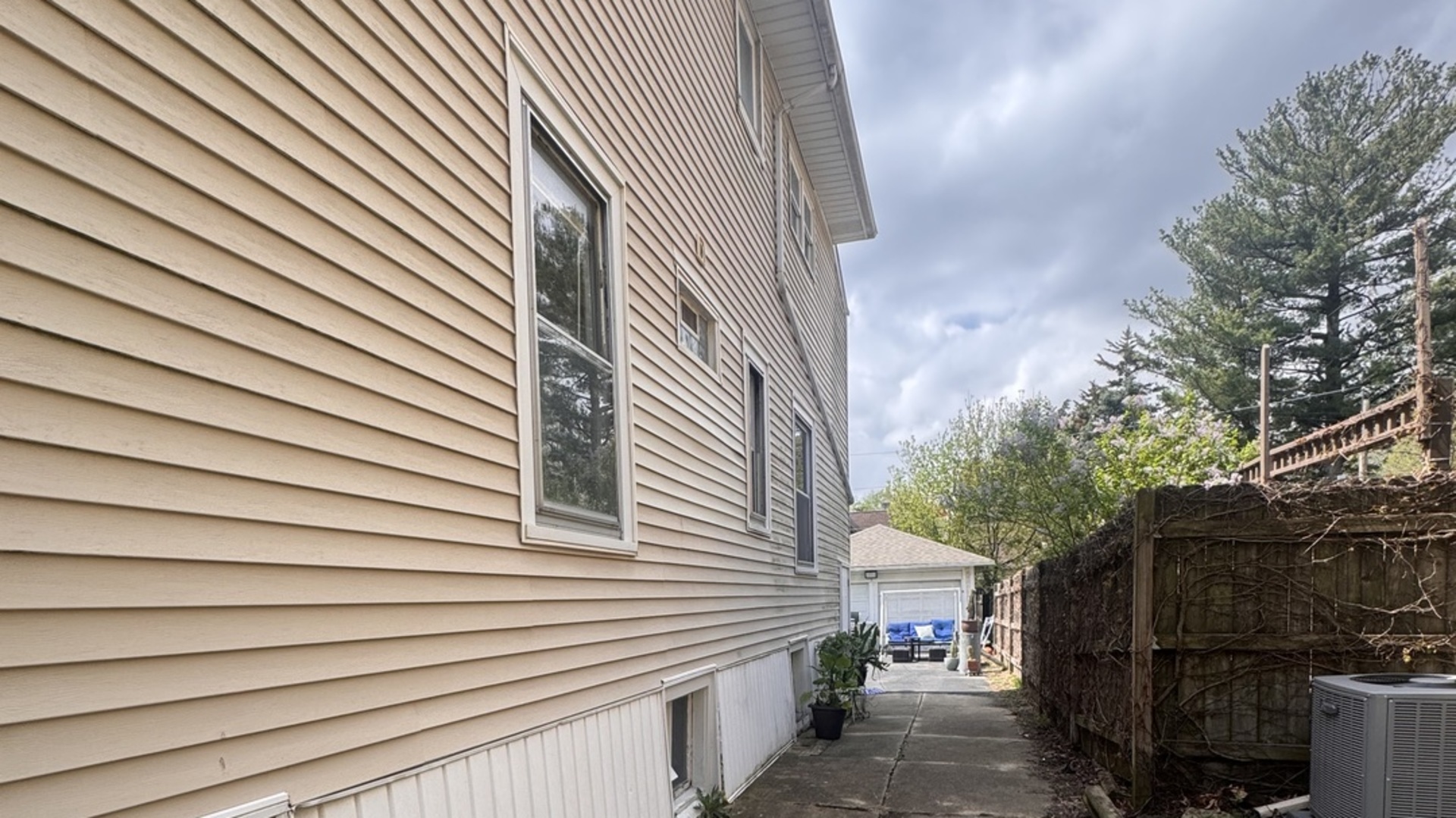209 S Commonwealth Avenue Property Photo 15