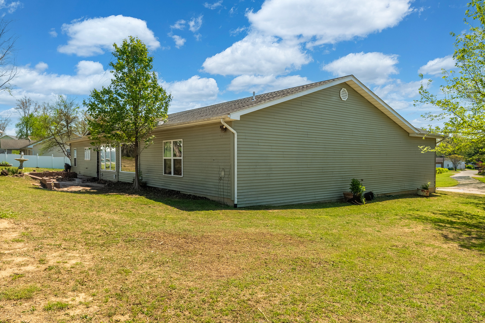 10 Peachtree Place Property Photo 6