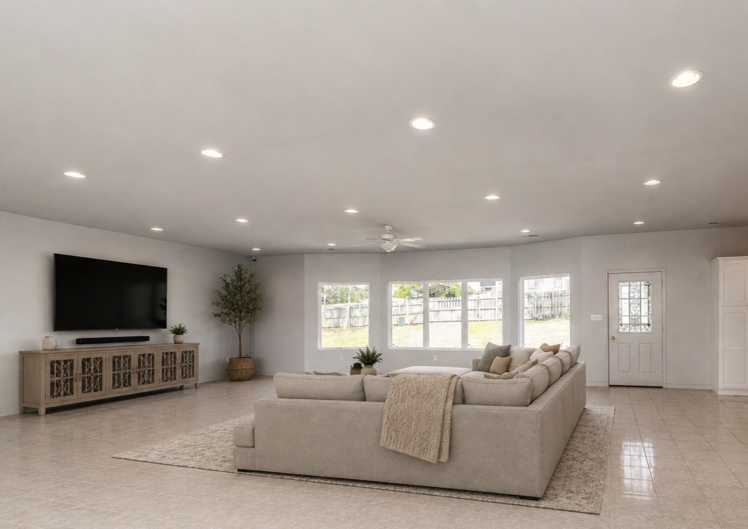 10 Peachtree Place Property Photo 12