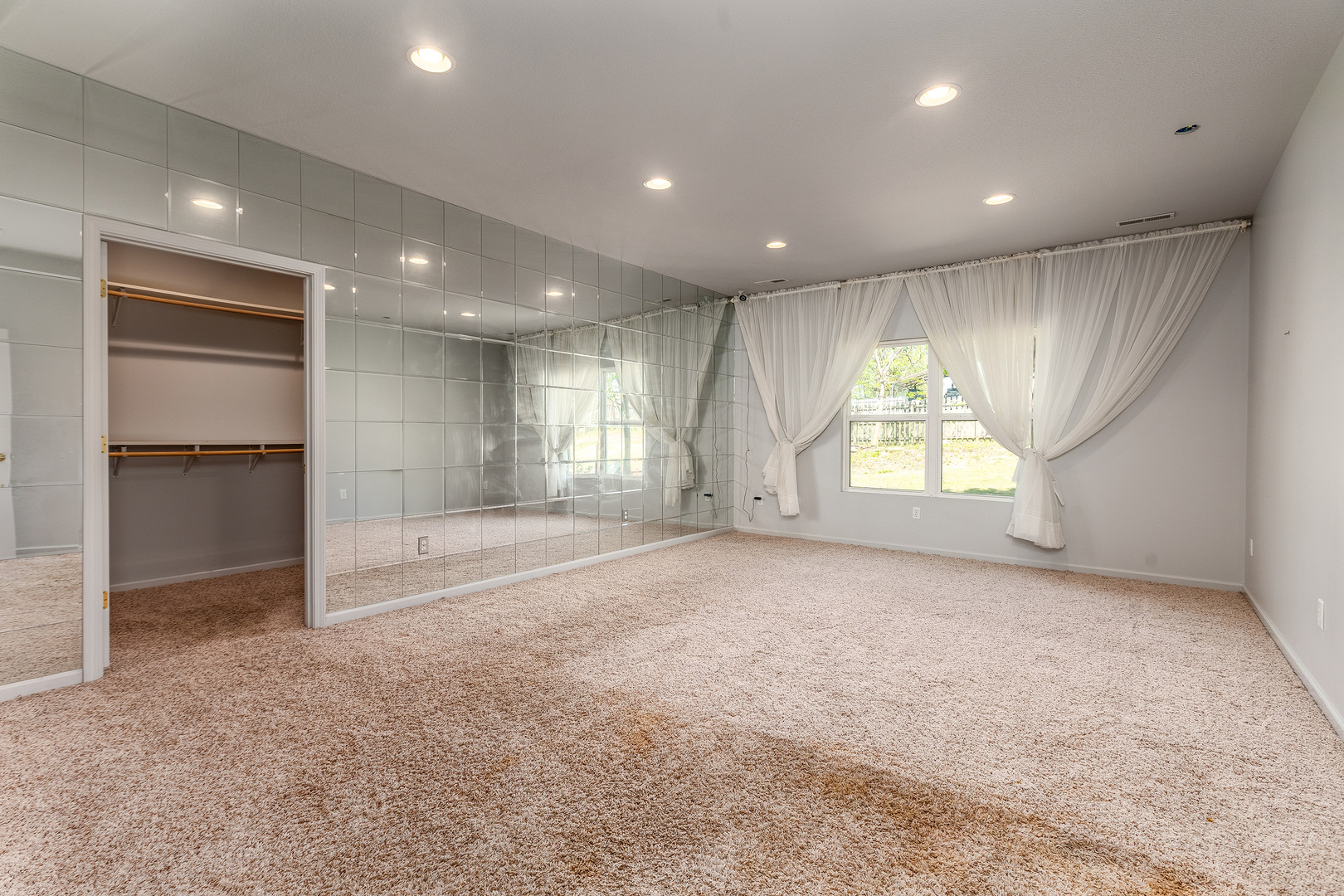 10 Peachtree Place Property Photo 31