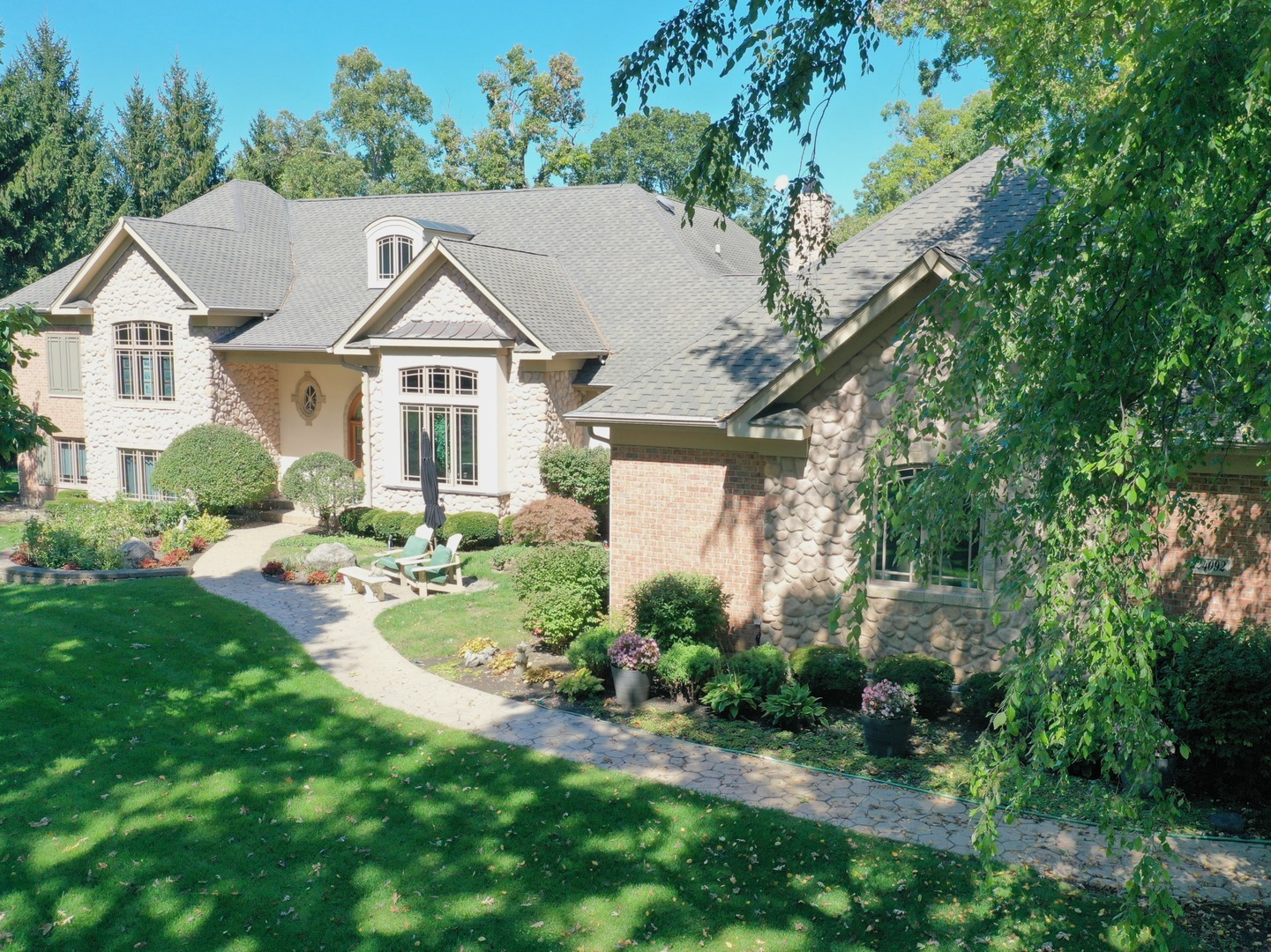 24092 W Old Oak Drive Property Photo 3