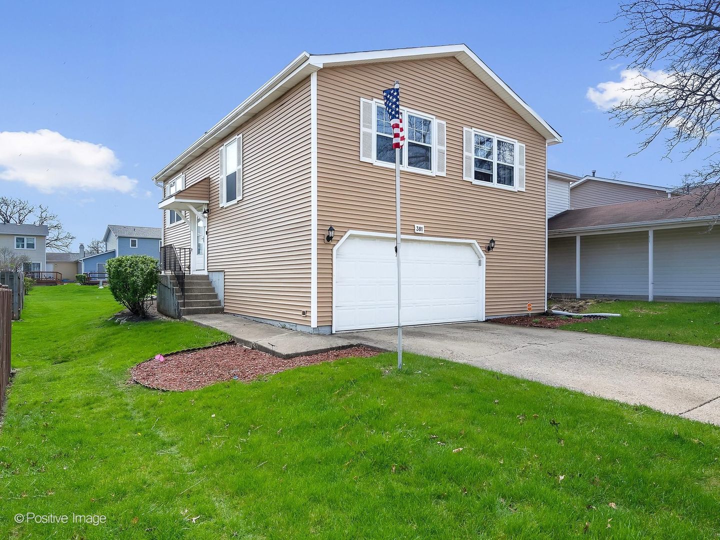 381 Thorncliffe Drive Property Photo 1