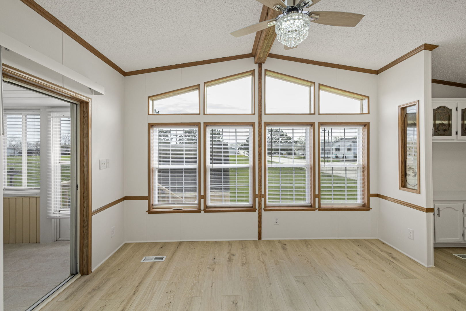 25819 Pinehurst Drive 139 Property Photo 6