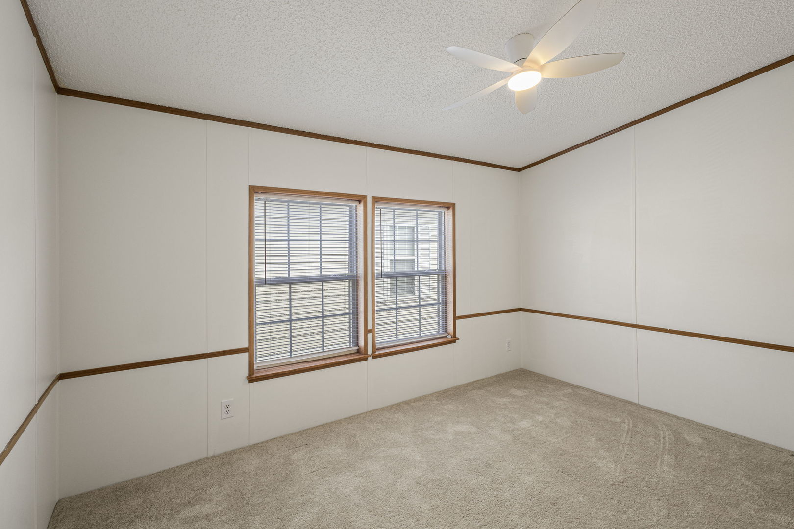 25819 Pinehurst Drive 139 Property Photo 9