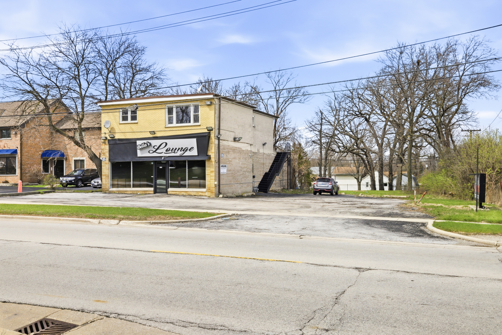 8216 S Archer Avenue Property Photo 1