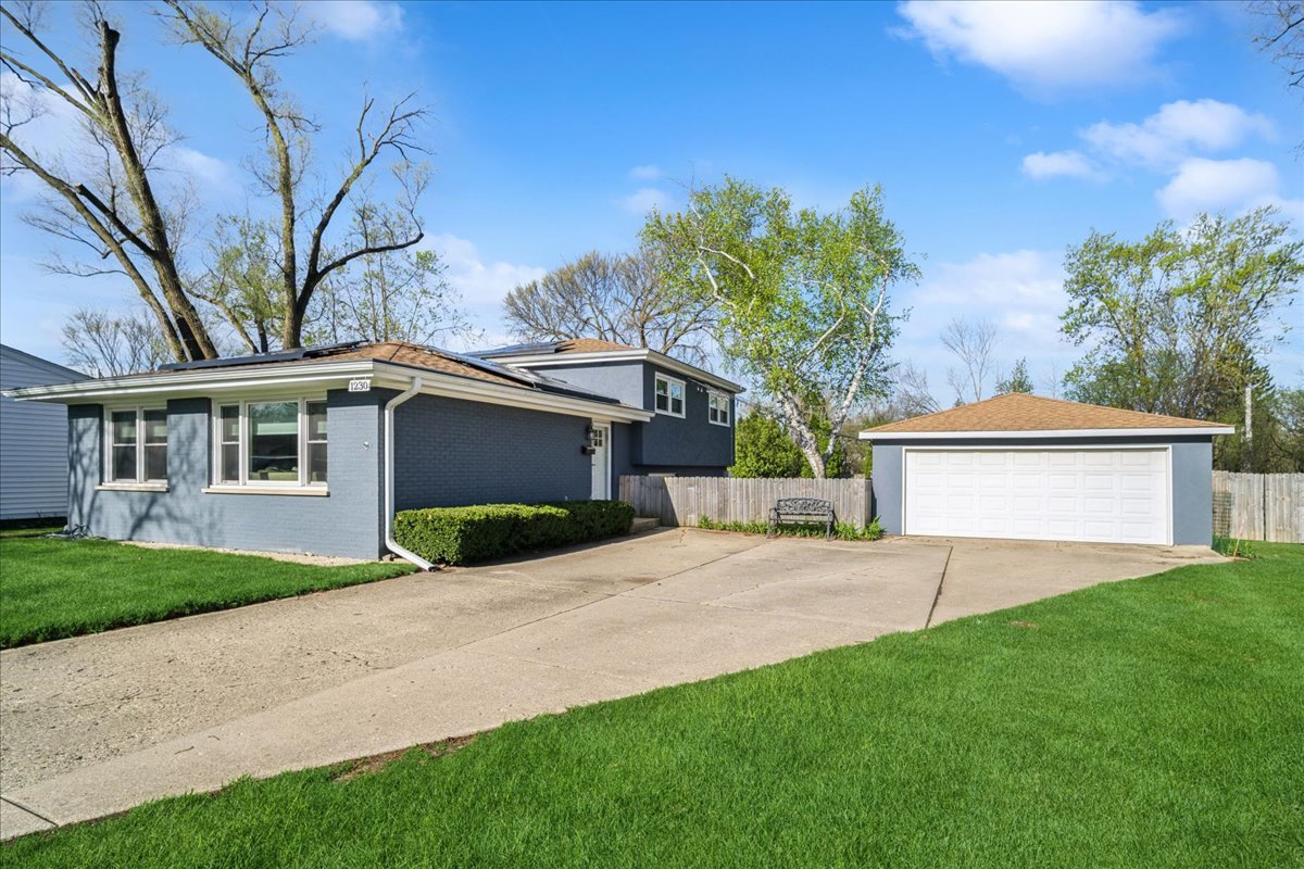 1230 Greenwood Court Property Photo 1