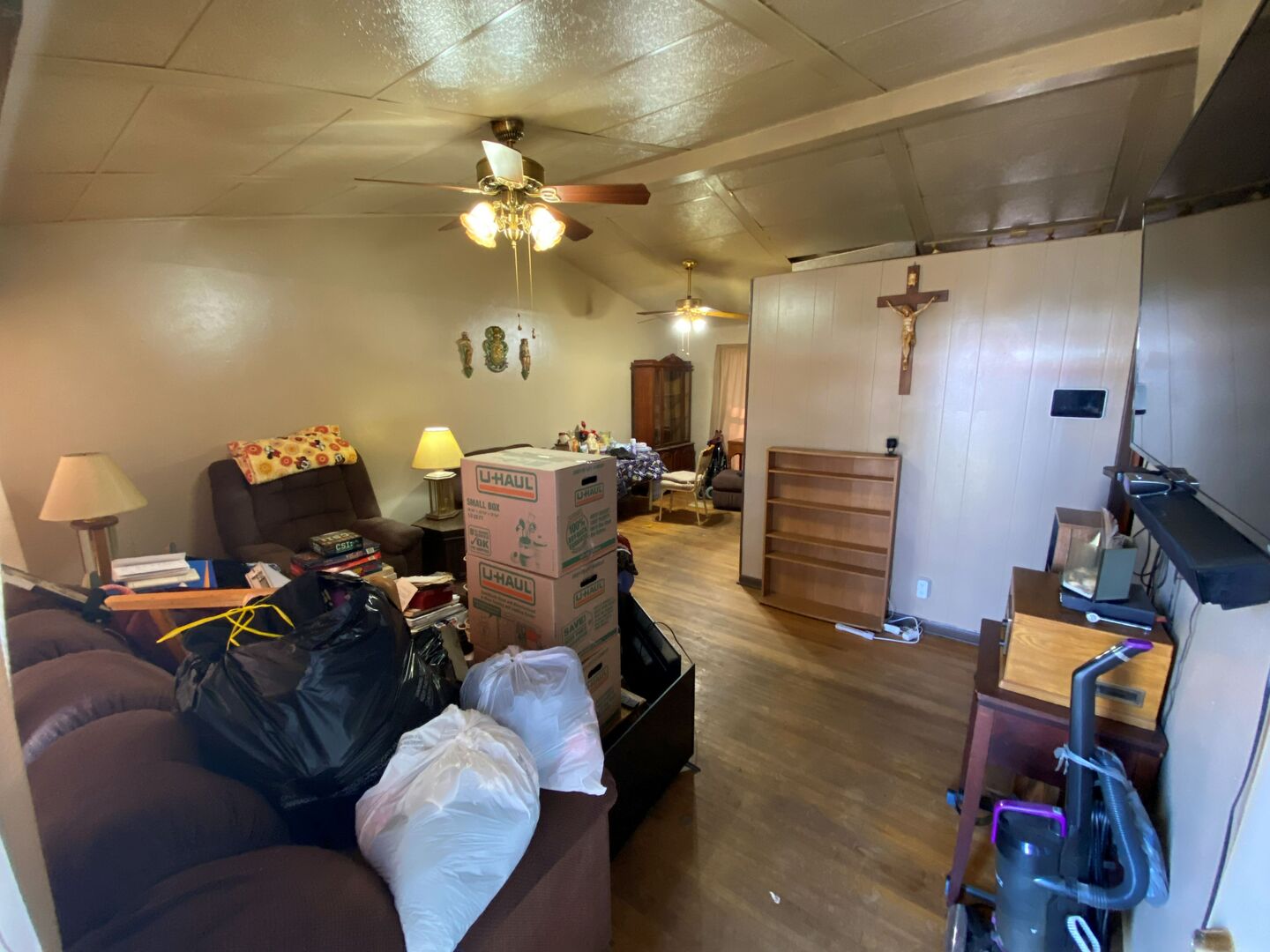 3008 N Rockton Avenue Property Photo 2