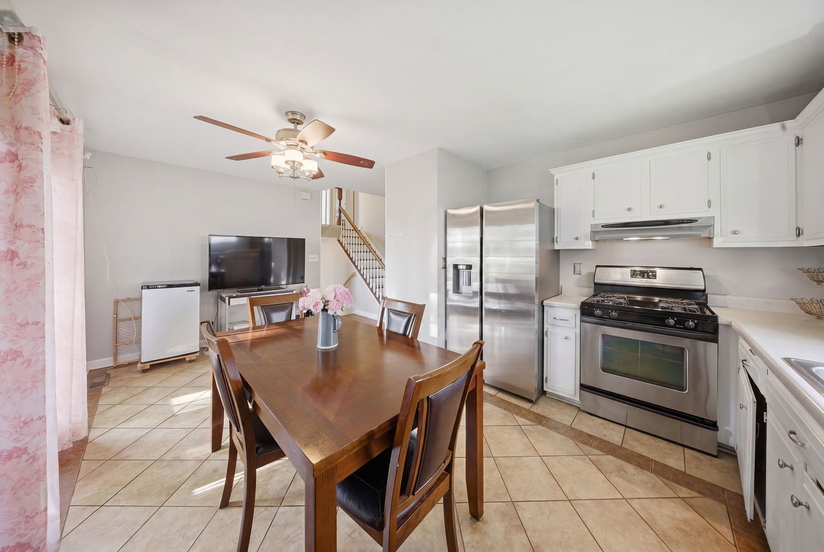 1240 Foxcroft Drive Property Photo 8