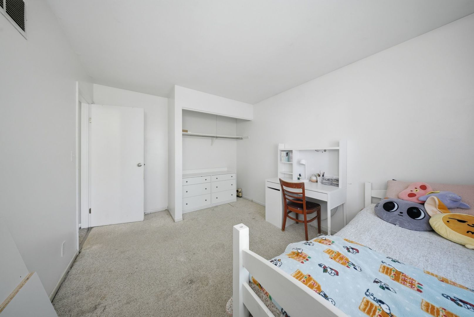 1240 Foxcroft Drive Property Photo 14