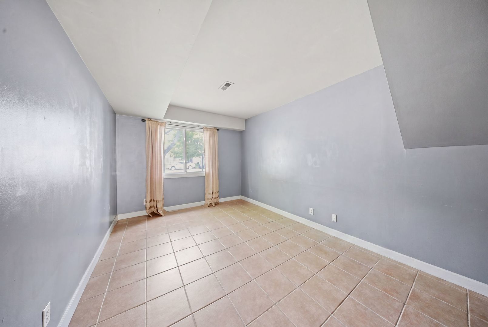 1240 Foxcroft Drive Property Photo 21