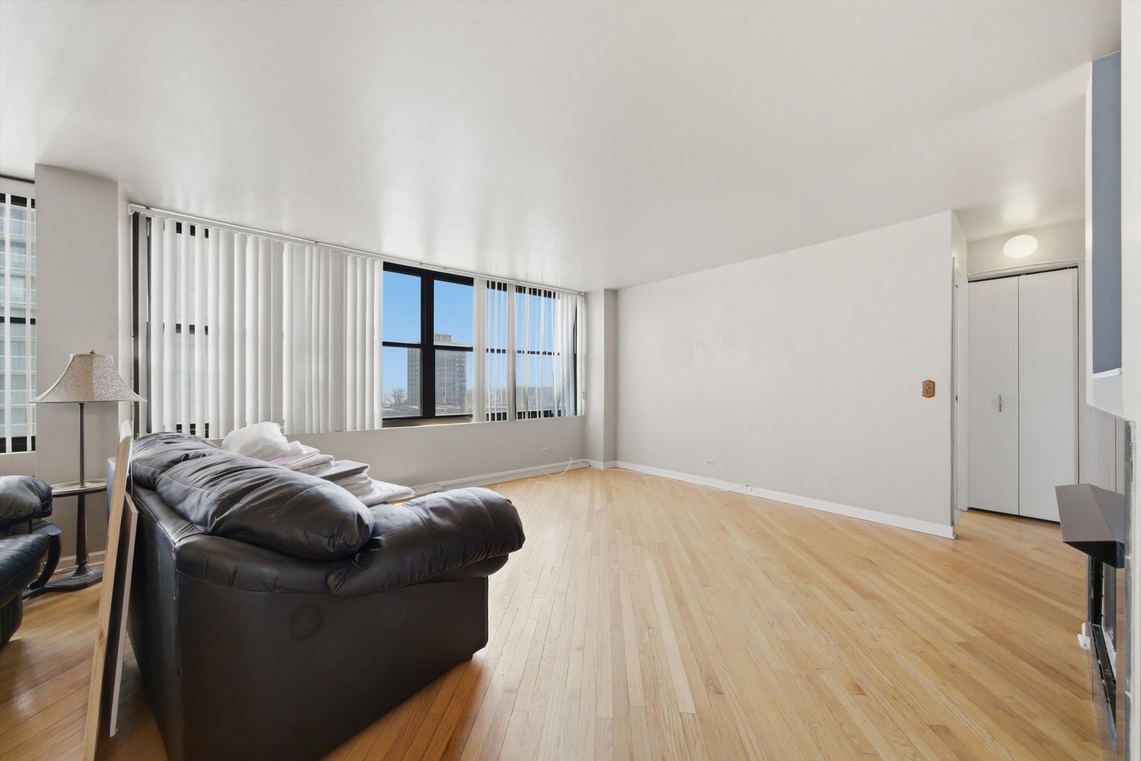 6701 S Crandon Avenue 8c Property Photo 7