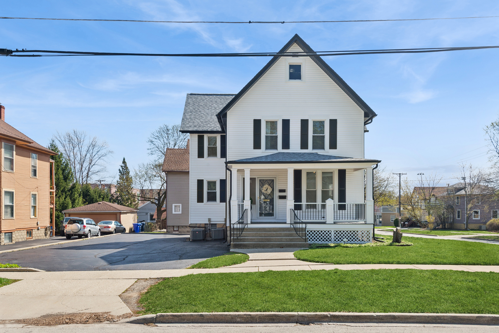 323 S Hale Street Property Photo 1