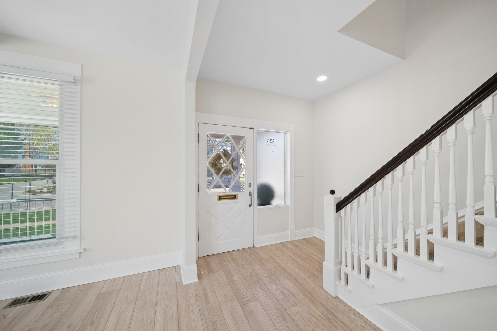 323 S Hale Street Property Photo 12