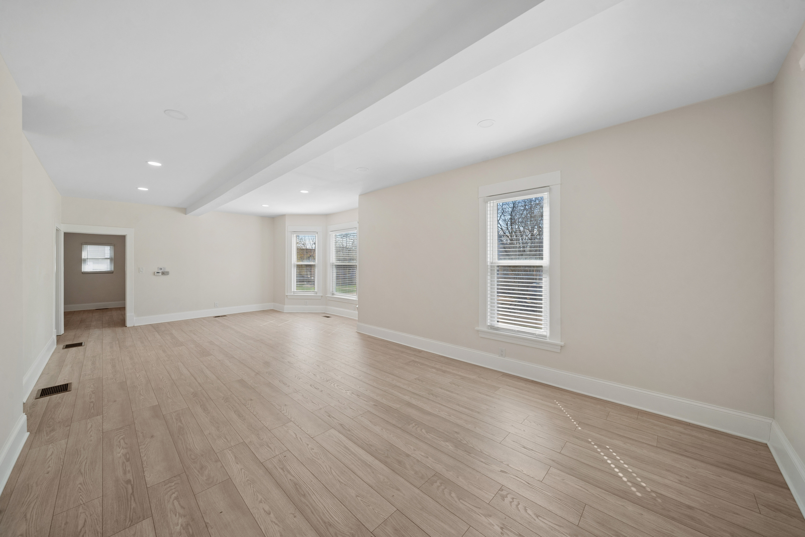 323 S Hale Street Property Photo 13