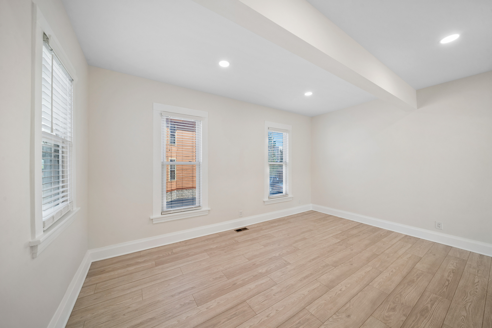 323 S Hale Street Property Photo 17