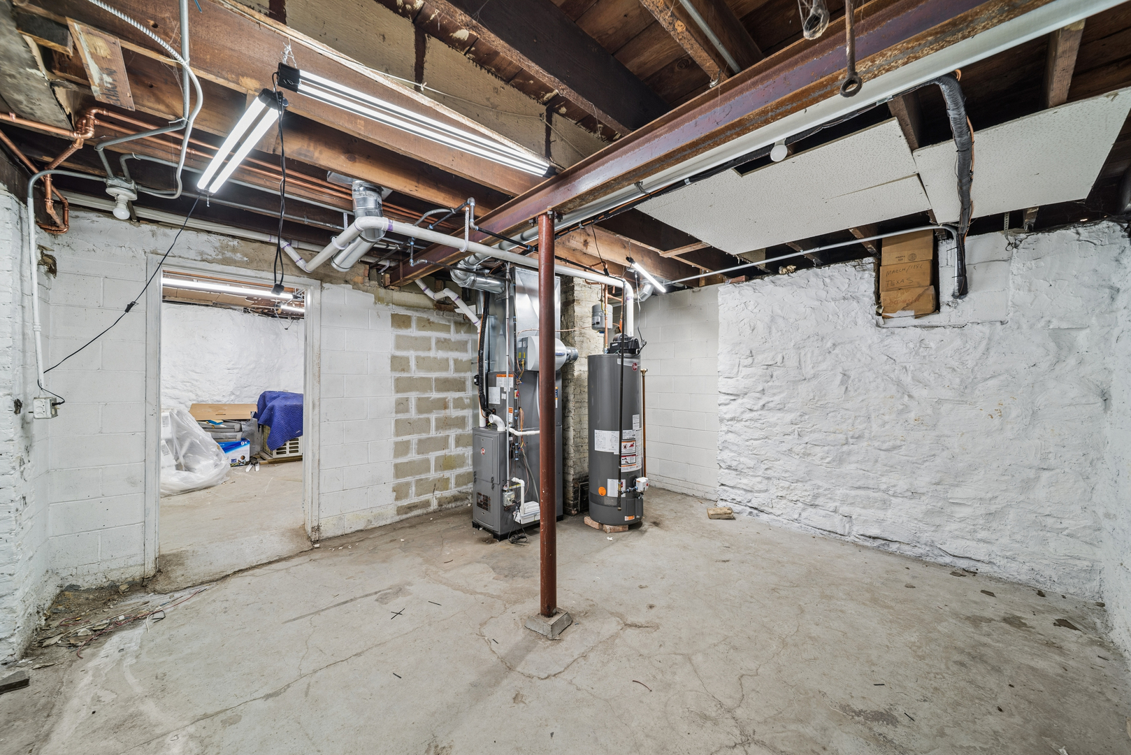 323 S Hale Street Property Photo 29