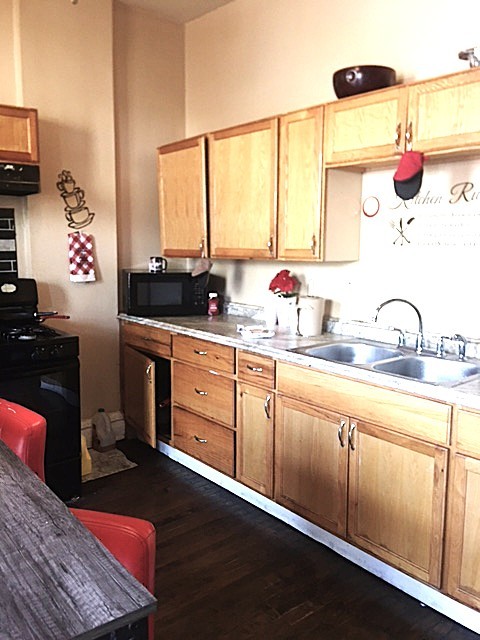 1607 S Sawyer Avenue Property Photo 3