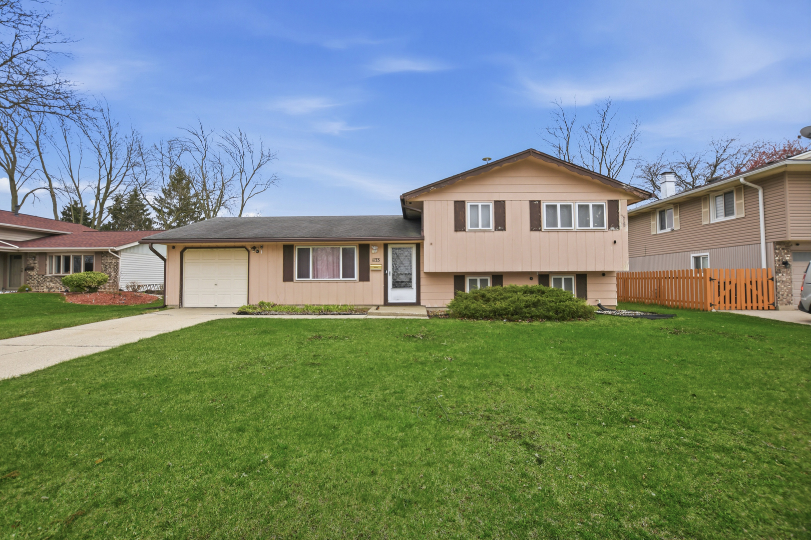 1133 Perth Drive Property Photo 1