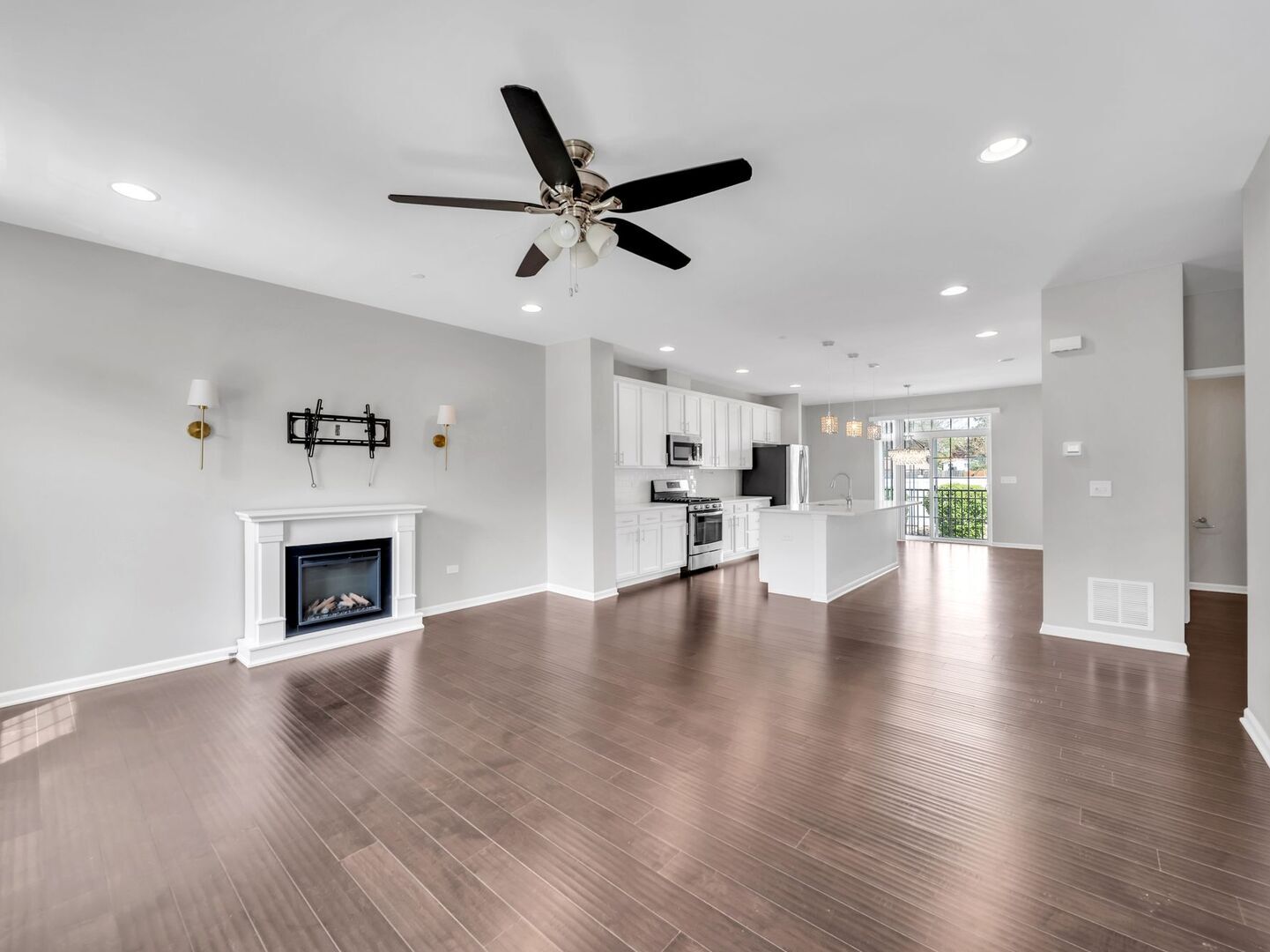 2534 Huntleigh Lane Property Photo 6