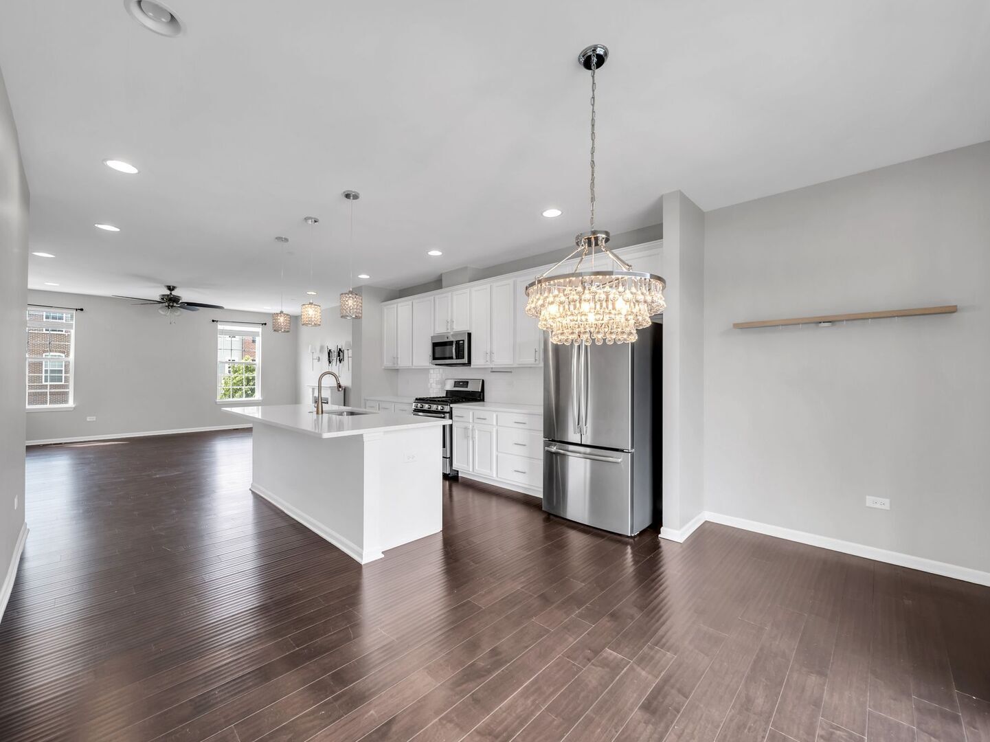 2534 Huntleigh Lane Property Photo 8