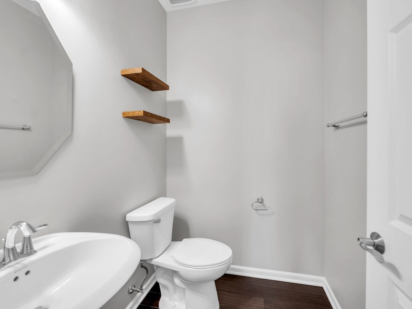 2534 Huntleigh Lane Property Photo 12