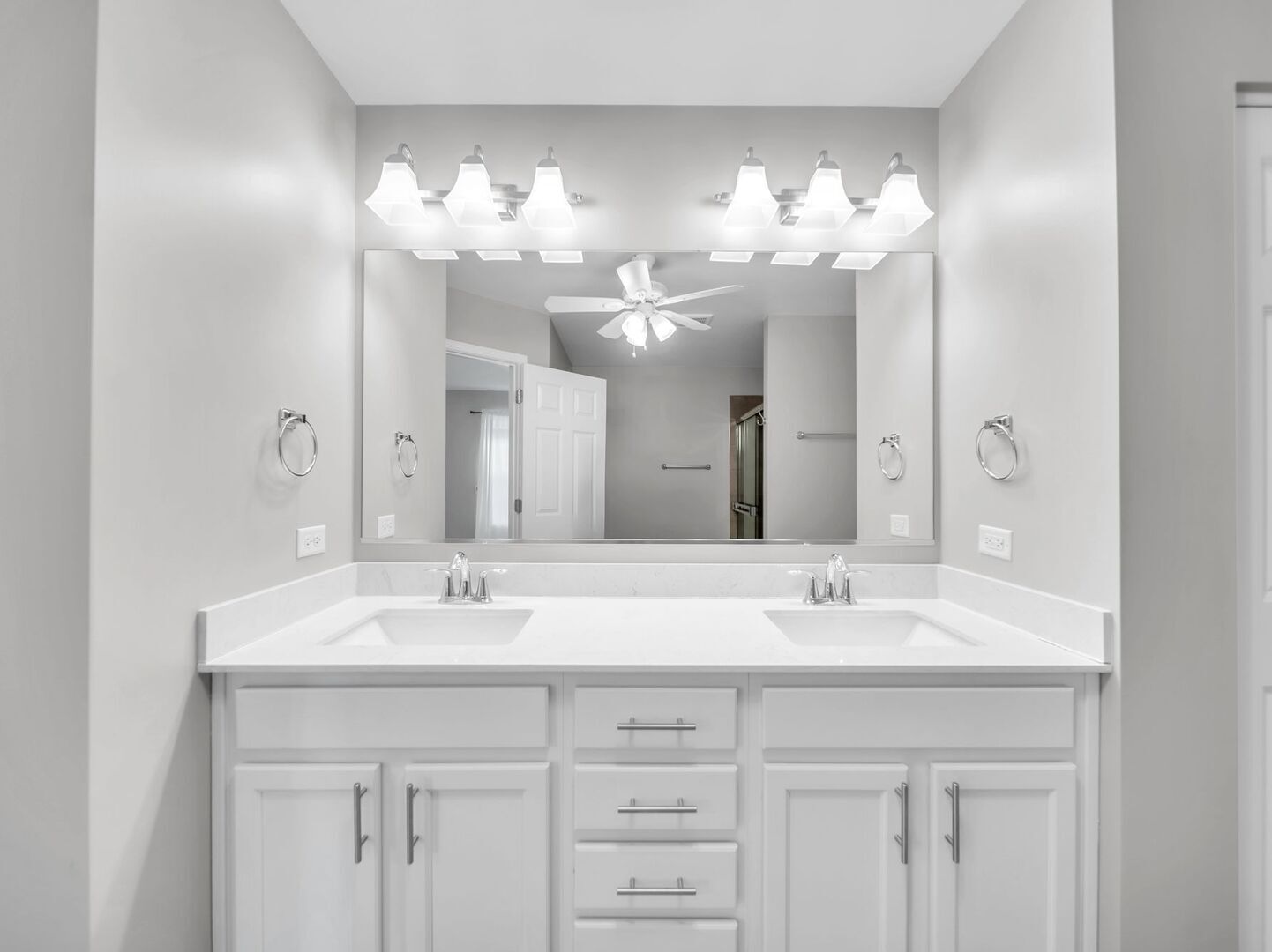 2534 Huntleigh Lane Property Photo 17