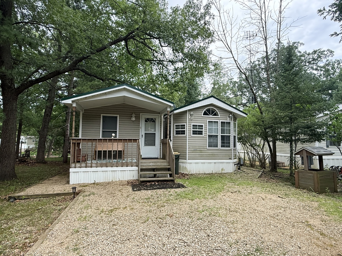 3-93 Woodhaven Lakes Property Photo 3