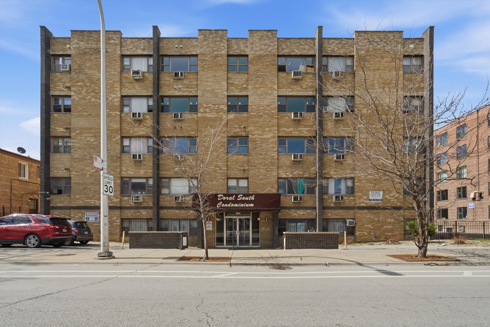 7854 S South Shore Drive 306 Property Photo 2