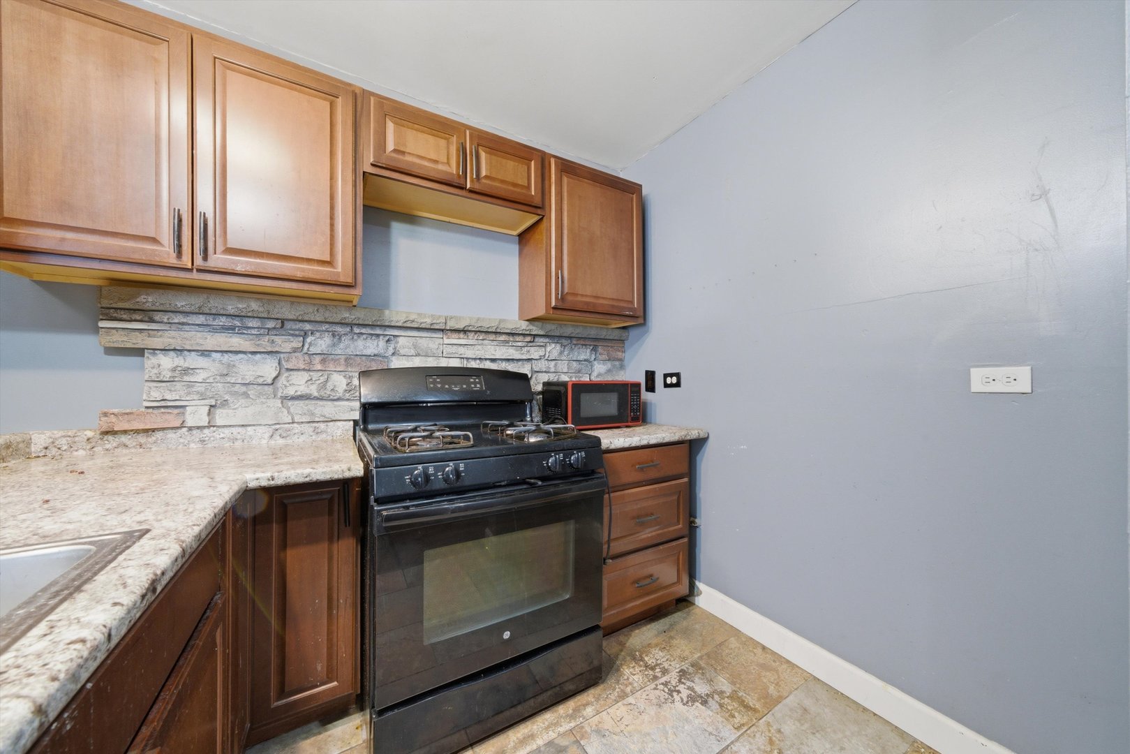 7854 S South Shore Drive 306 Property Photo 4