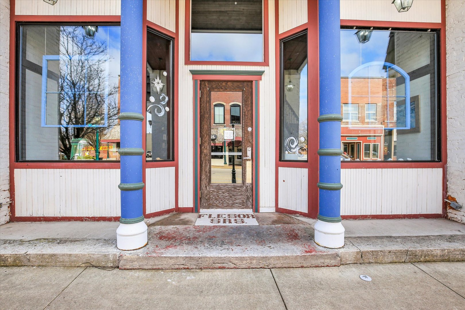 103 & 105 W Sale Street Property Photo 1