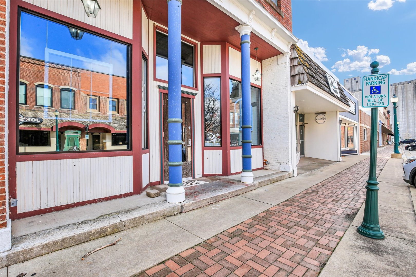 103 & 105 W Sale Street Property Photo 2