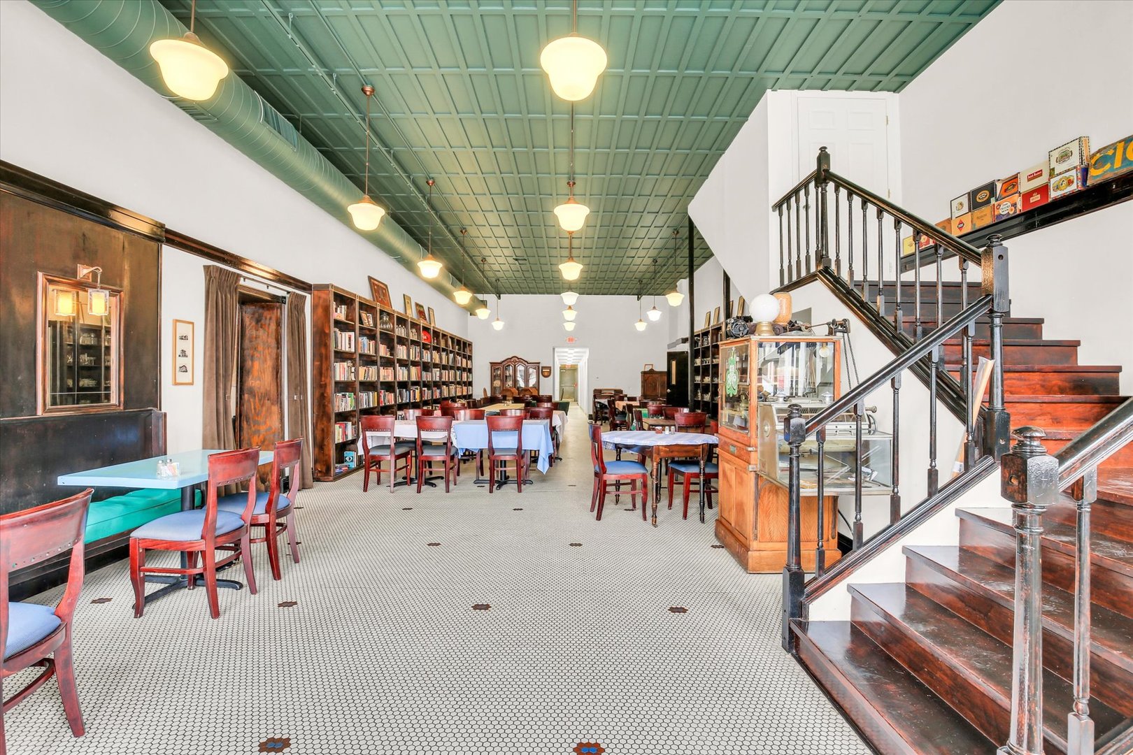 103 & 105 W Sale Street Property Photo 6