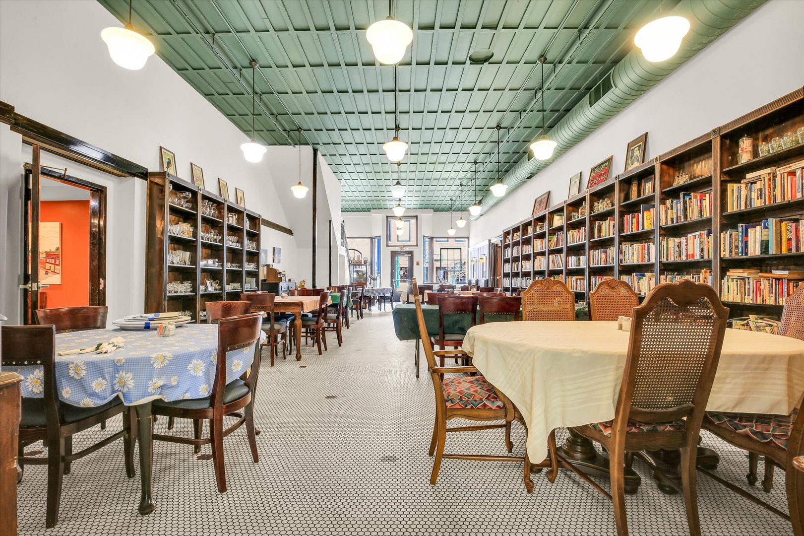 103 & 105 W Sale Street Property Photo 10