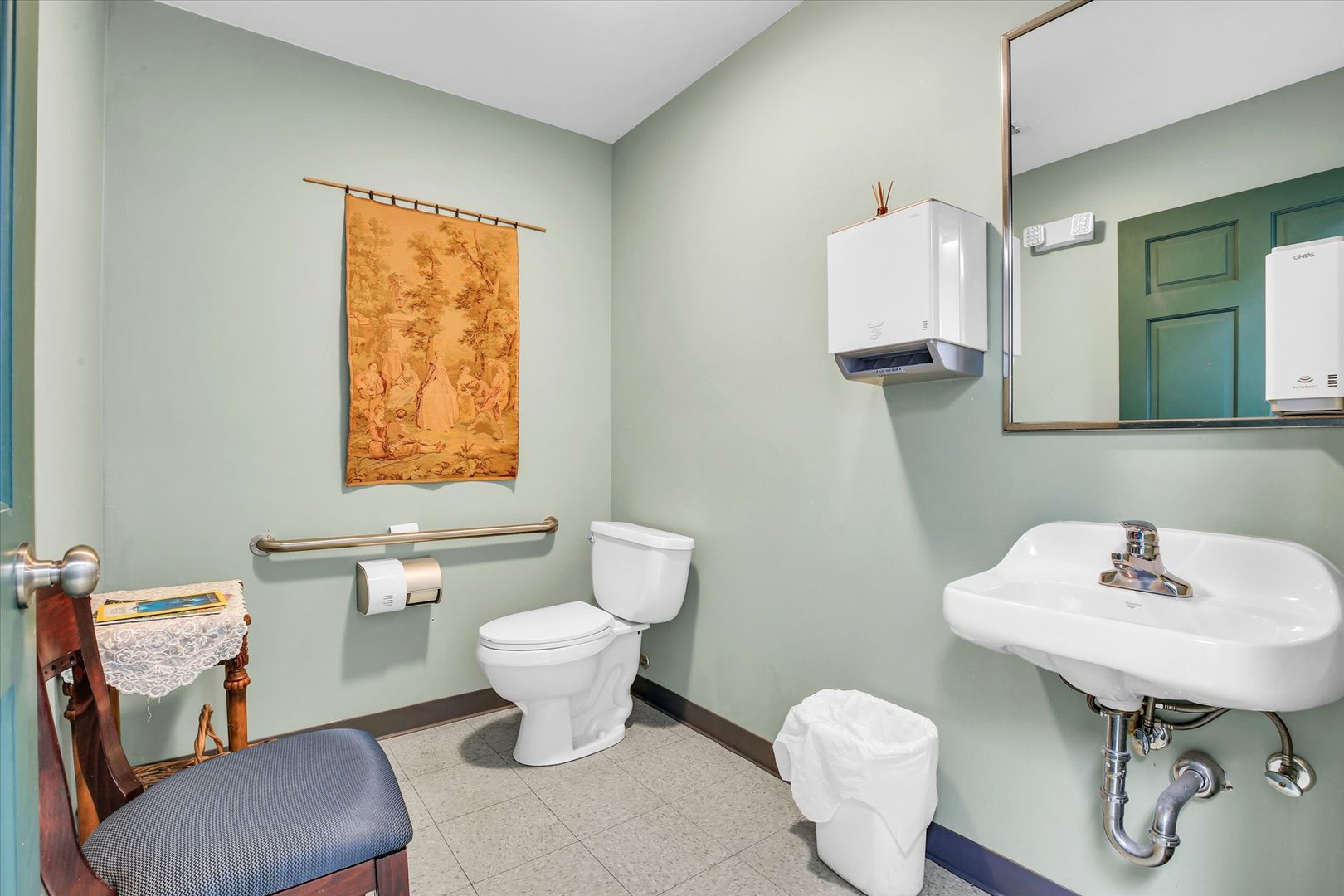 103 & 105 W Sale Street Property Photo 11