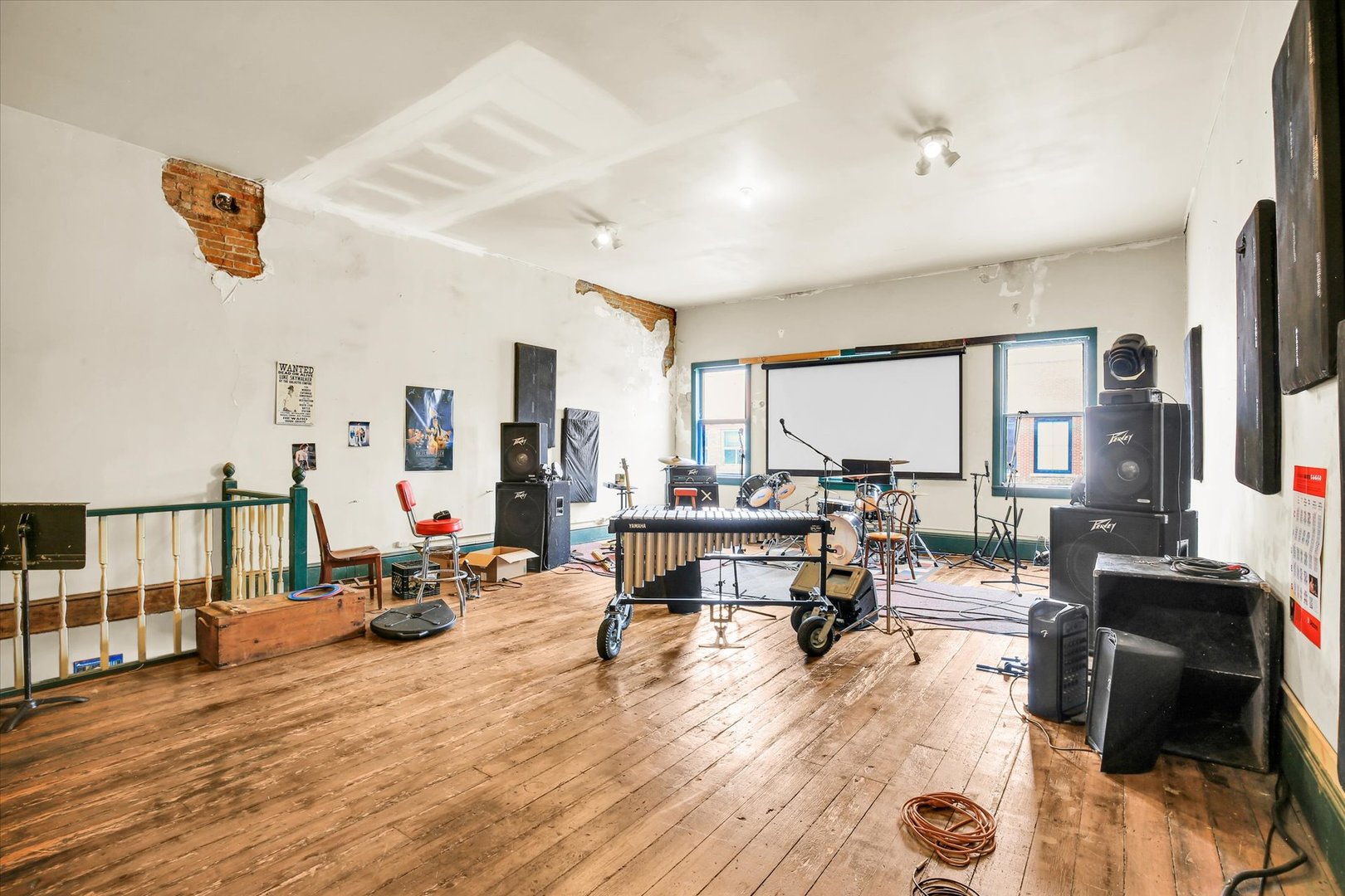 103 & 105 W Sale Street Property Photo 15