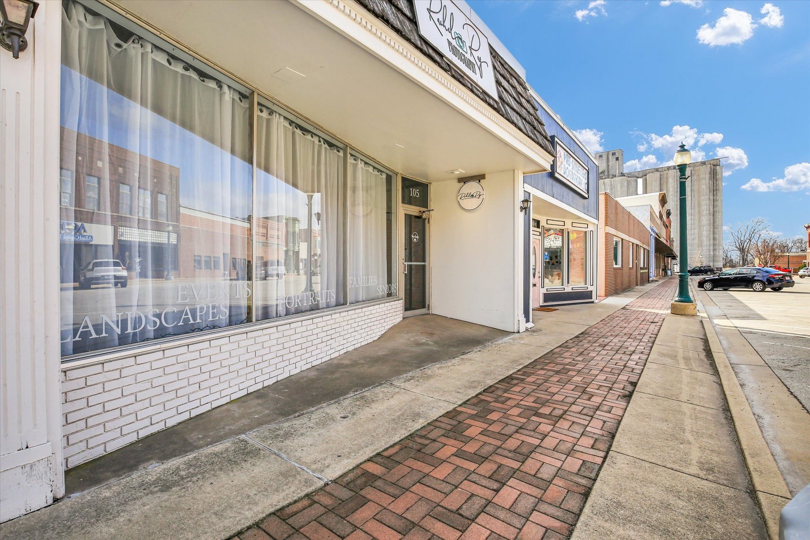 103 & 105 W Sale Street Property Photo 23