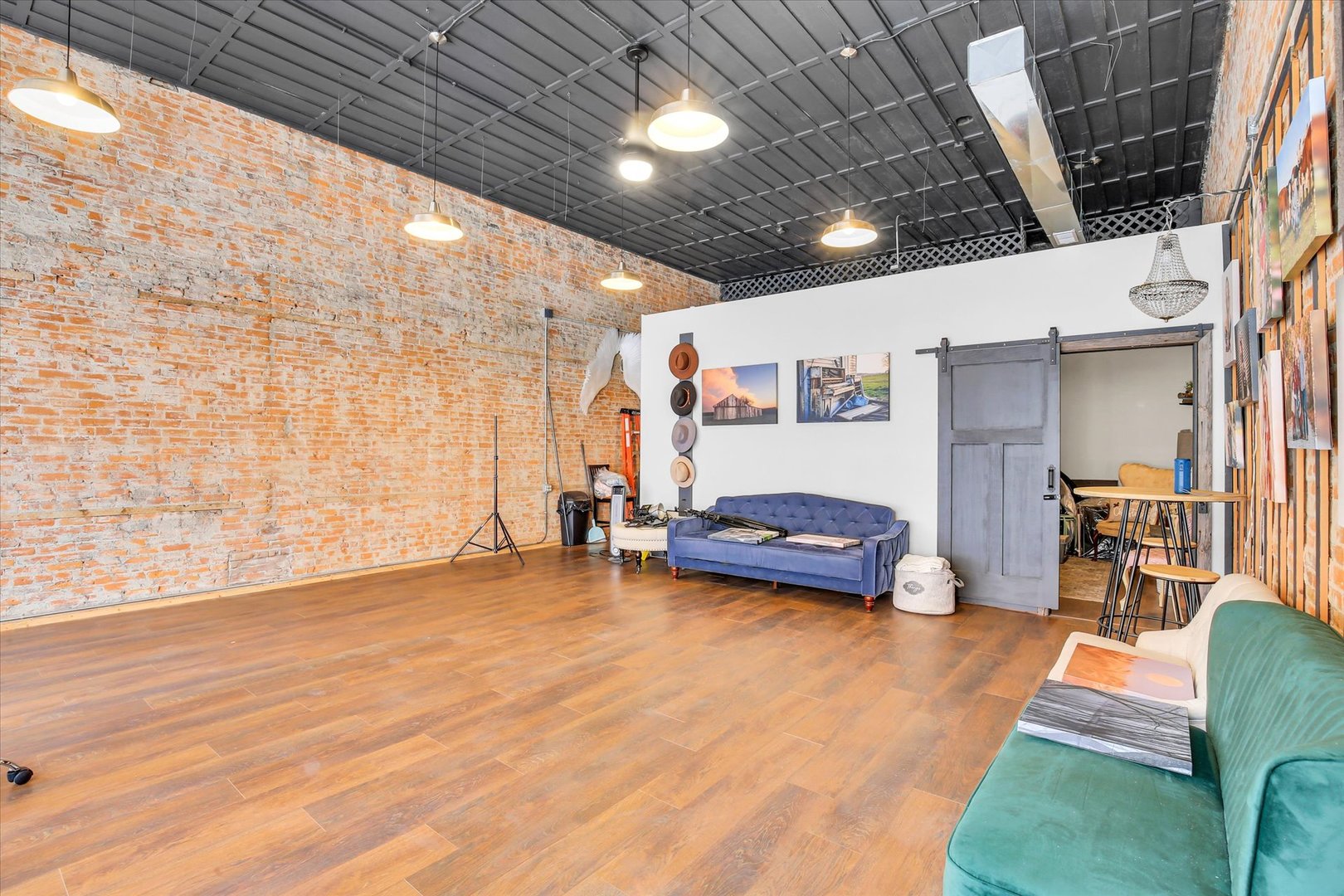 103 & 105 W Sale Street Property Photo 26
