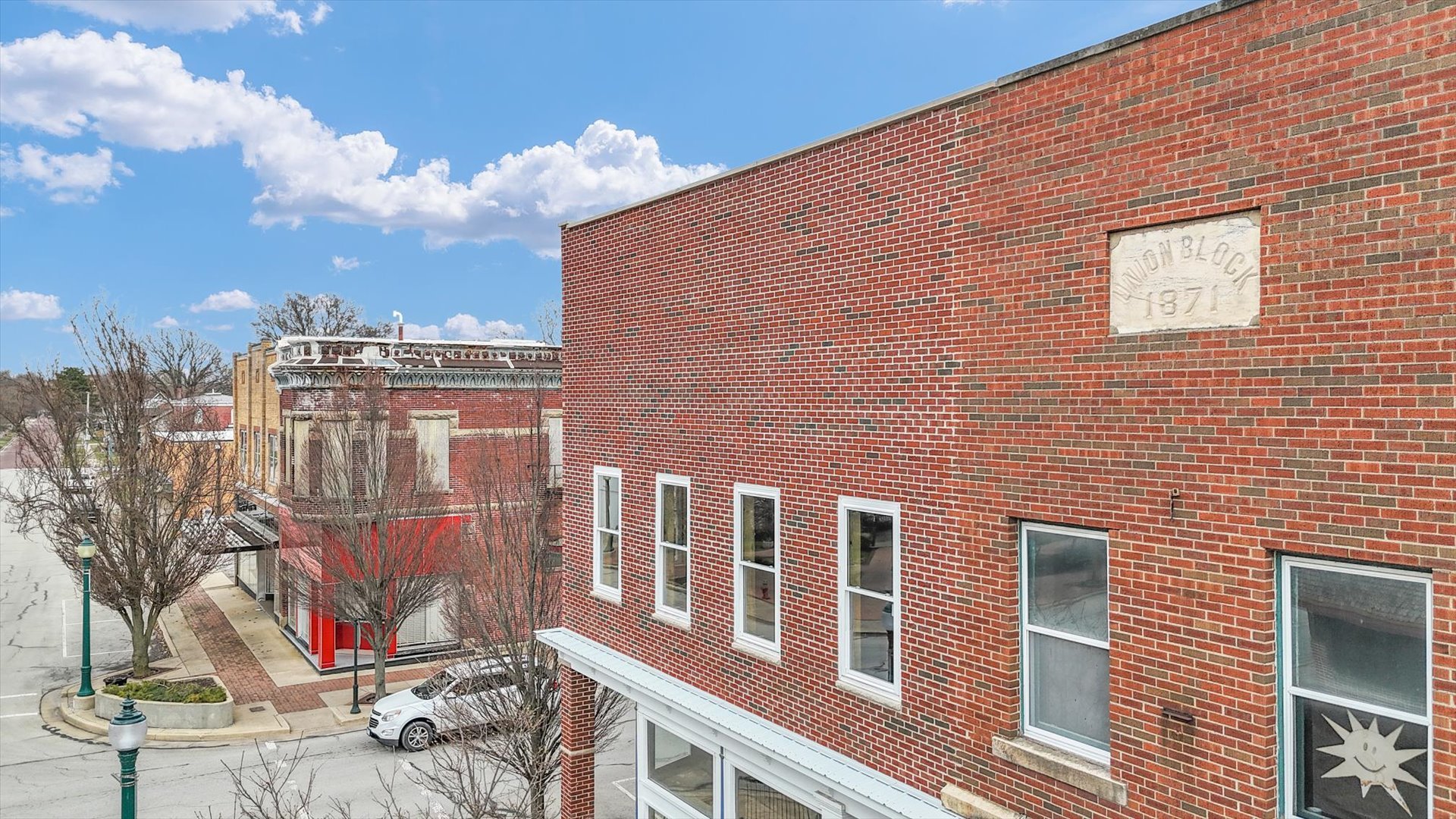 103 & 105 W Sale Street Property Photo 35