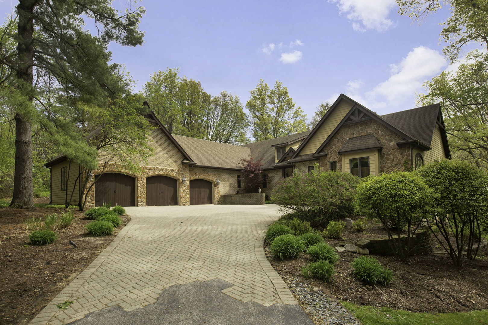 15214 Shamrock Lane Property Photo 1
