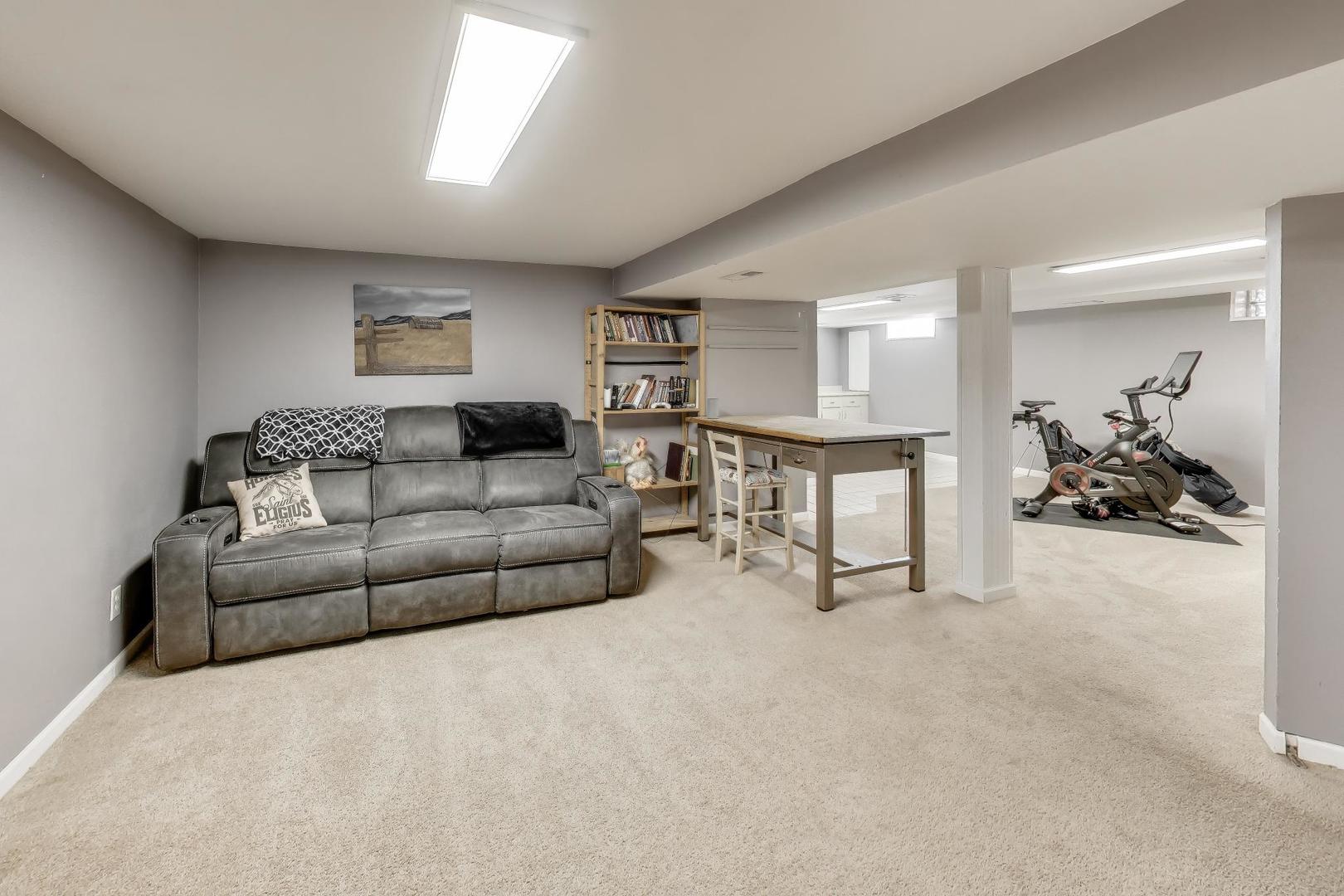 798 S Linden Avenue Property Photo 19