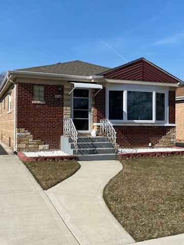 5146 N Kenneth Avenue Property Photo 1