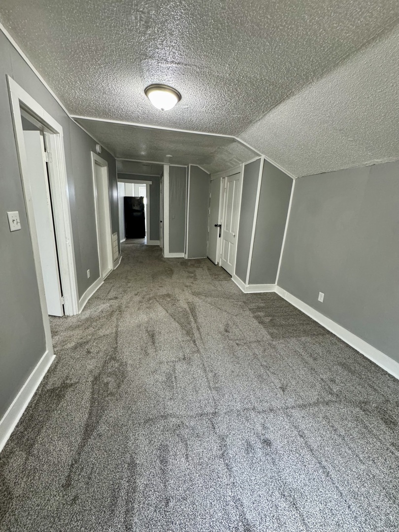 3032 1/2 Indian Road Property Photo 3
